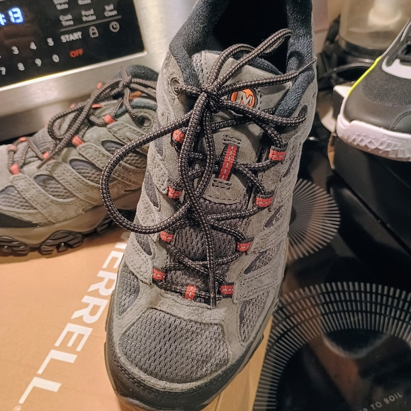 Merrell Men's Gray Hiking Shoes - Picture 2 of 9